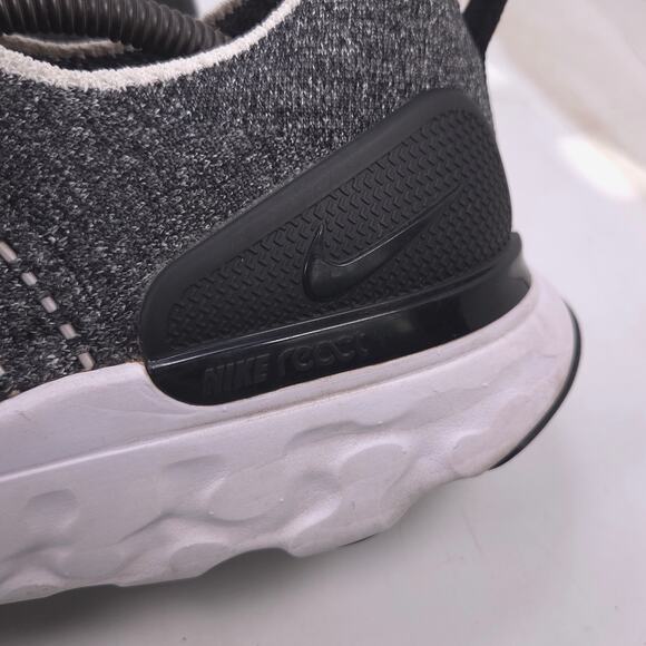 Nike React Phantom Run Flyknit 2 Athletic Shoe Mens Size 11.5 CJ0277-003 Gray - Picture 8 of 10